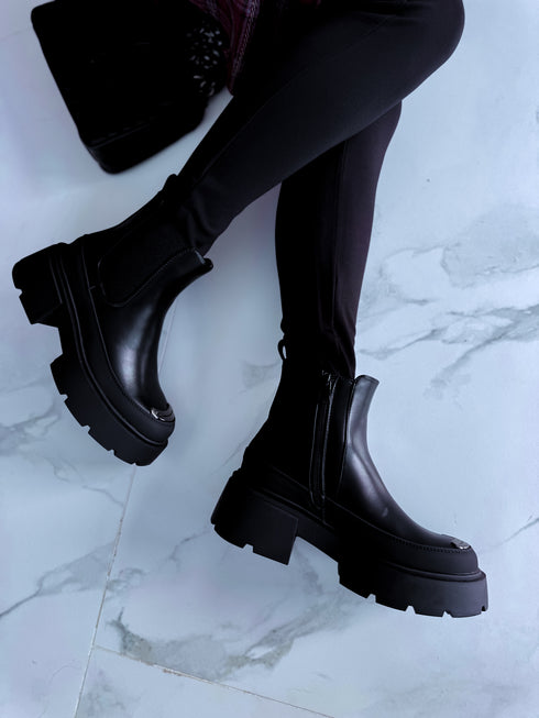 Boots with Metal Detail "FREESTYLE" 1697 – Black
